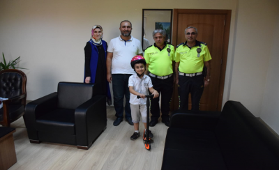 Emniyetten Urfalı öğrenciye hediye