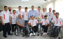 Engelli Basketbol Takımımızı Ayakta Alkışlıyoruz