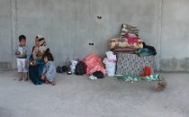 Eşini savaşta kaybetti, 3 çocuğuyla ortada kaldı