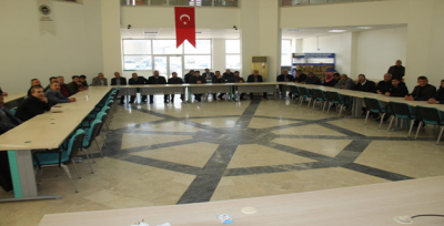 Esnaflar Ak Aday Kuş'u Bağrına Basıyor 