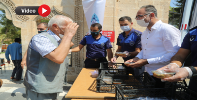 Eyyübiye Belediyesinden Vatandaşlara Aşure İkramı