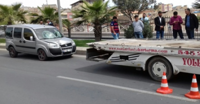 Eyyübiye'de Otomobil Yayaya Çarptı