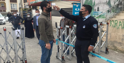 Eyyübiye'de Semt Pazarlarında Esnaf Ve Vatandaşların Ateşleri Ölçülüyor