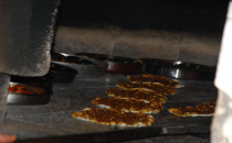 Fırıncılar yoğunluğu para ile önlemeye çalışıyor