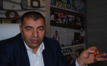 Gazete okuyana çeyrek altın