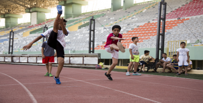 Gençler, Bu Yaz Atletizmle Vücudunu Zinde Tutuyor