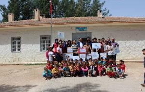 Gençlik merkezinden kırtasiye yardımı