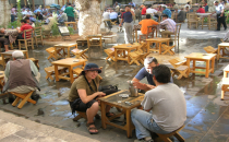 Gümrük hanında çay molası