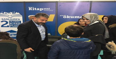Güven,  Kitap Fuarını Gezdi