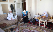 Haliliye Belediyesi, 50 Ailenin Evini Dip Bucak Temizliyor