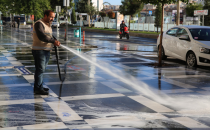 Haliliye Belediyesi Cadde Ve Sokakları Köpüklü Su İle Yıkıyor