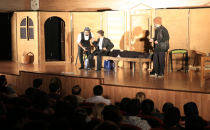 Haliliye Tiyatro Grubunun, Duvarların Ötesi Gösterimi Beğeni Topladı