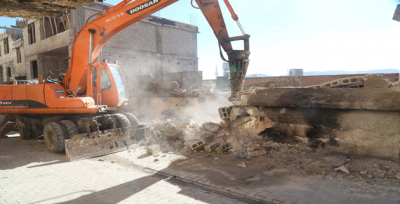 Haliliye'de 3 Metruk Bina Yıkıldı