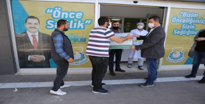 Haliliye'de çölyak hastalarına gıda yardımı devam ediyor