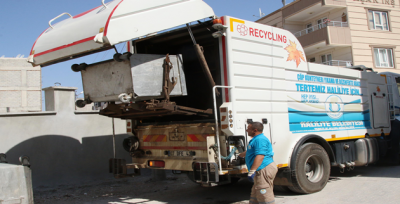 Haliliye'de Çöp Konteynerleri Dezenfekte Ediliyor