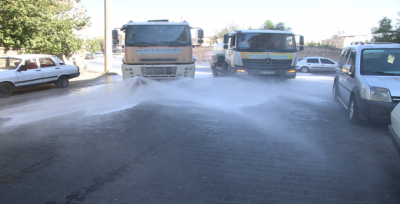 Haliliye'de Dezenfekte Ve Köpüklü Yıkama Dönüşümlü Olarak Devam Ediyor