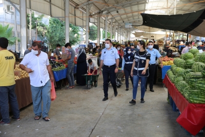  HALİLİYE'DE EKİPLER MASKE DENETİMİNE ÇIKTI