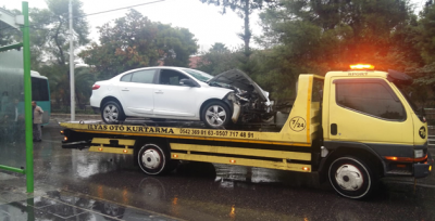 Haliliye'de Otobüs İle Otomobil Çarpıştı!