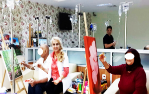 Hastalar  hem stres atacak hem de kemoterapi tedavisi olacak