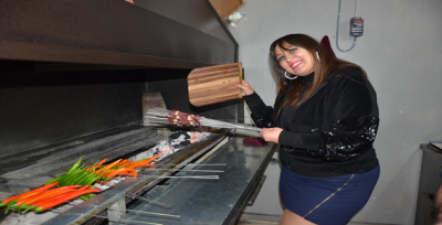 Hataylı Sanatçı Çiger Kebabına Hayran Kaldı 