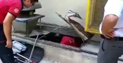 Havalandırma Boşluğuna Düşen Yavru Kedi Kurtarıldı