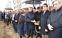 Hayırsever İş Adamı Cami Temeli Attı