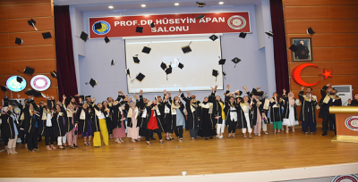 HRÜ'de Yeni Mezun Hemşireler, Yemin Ederek Mesleğe İlk Adımı Attılar