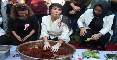 Hülya Koçyiğit, Çiğköfte Yoğurdu