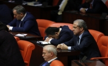 İç Güvenlik Paketi Vekilleri Yordu, Sıralarda Uyuyakaldılar