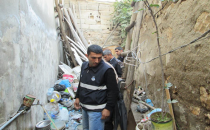 İki ton çöpü eve sağlamış