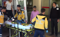 İkinci kattan zemine çakıldı yaralanmadı