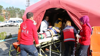 İl Sağlık müdürlüğü Tarafından Deprem tatbikatı gerçekleştirildi.