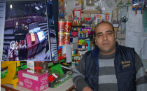 İş yerinde yardım etti arkasından çantasını çaldı