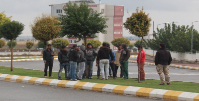 İşçilerin Umutlu Bekleyişi