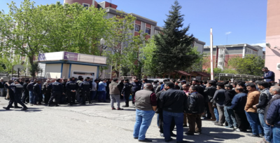 İŞKUR Önünde Kuyruk Bir Ucu Var Bir Ucu Yok!