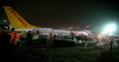 İstanbul'da pistten çıkan uçak üçe bölündü!