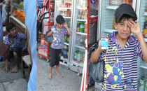 İzmir'de mendil satan Suriyeli çocuğa dayak