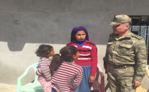 Jandarma komutanı köy taziyesinde