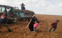 Jandarma tarladaki kadınları unutmadı