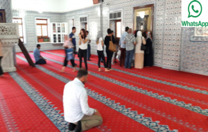 Kadın Erkek Aynı Sıraya Girmesi Tepki Çekti