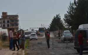 Karakola bomba yüklü araçla saldırı, Urfalı Tır şoförü öldü