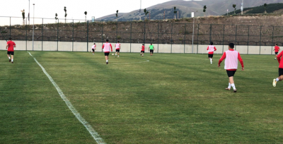 Karaköprü Belediyespor'un Erzurum Kampı Başladı