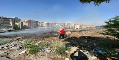 Karaköprü'de anız yangını 