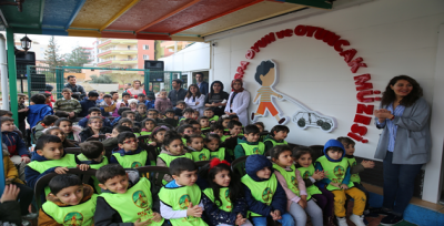 Karaköprü'de Çocuklar Kukla Gösterisiyle Eğlendi