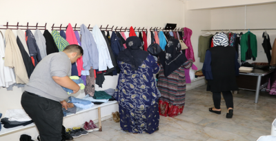 Karaköprü'de İhtiyaç Sahipleri Bu Mağazada Giyiniyor