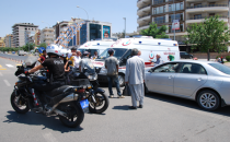 Kaza yapınca hasta başka ambulansa nakil edildi