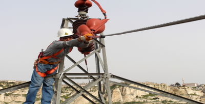 Kelaynakların Bulunduğu Alanda Elektrik Hatlarına Uyarıcı Aparatlar Yerleştirdi. 