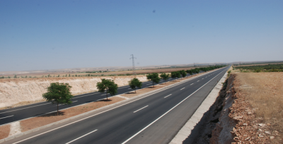 Kent merkezi ile çevre iller ve ilçeleri birbirine bağlayan yollar trafiği rahatlattı 