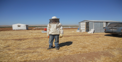 Kışın Ak Deniz Bölgesinde, Yazın İse Ovada Arıcılık Yapıyor