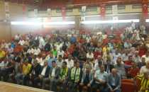 Kongrede liste çıkmayınca ertelendi